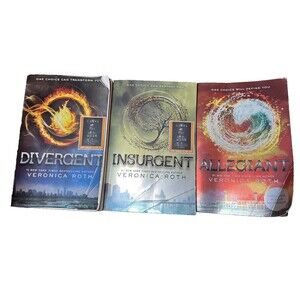 Divergent‎ Series 3-Book Lot Divergent, Insurgent, Allegiant by Veronica Roth